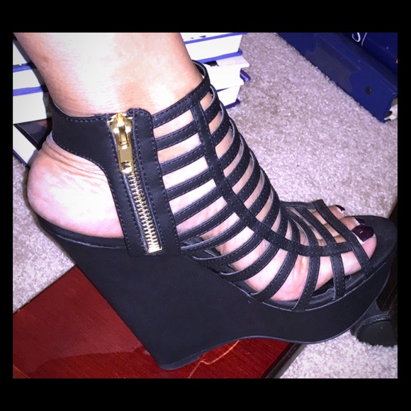 Steve Madden “Jailbait” platforms - Picture 1 of 3